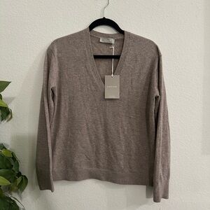 Everlane recycled Cashmere V-Neck in Taupe
